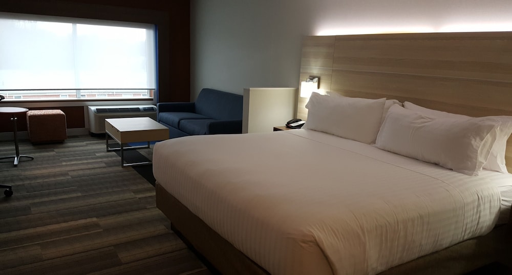 holiday inn express and suites toledo west by ihg