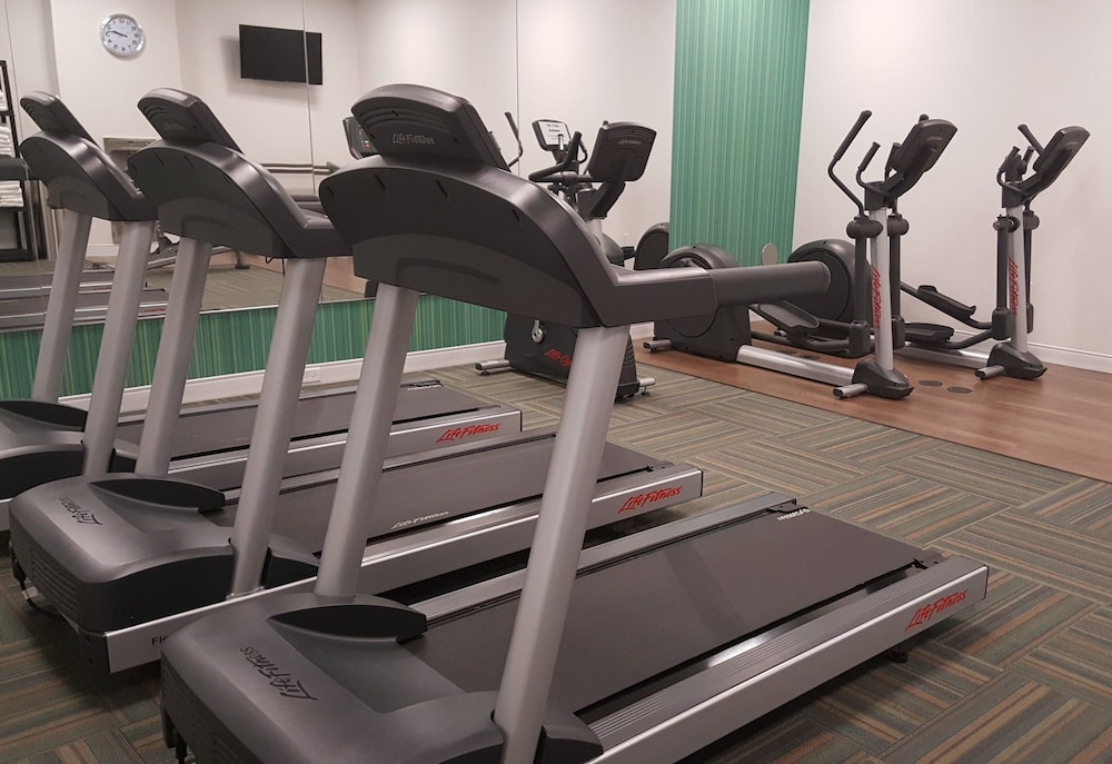 holiday inn express and suites toledo west by ihg