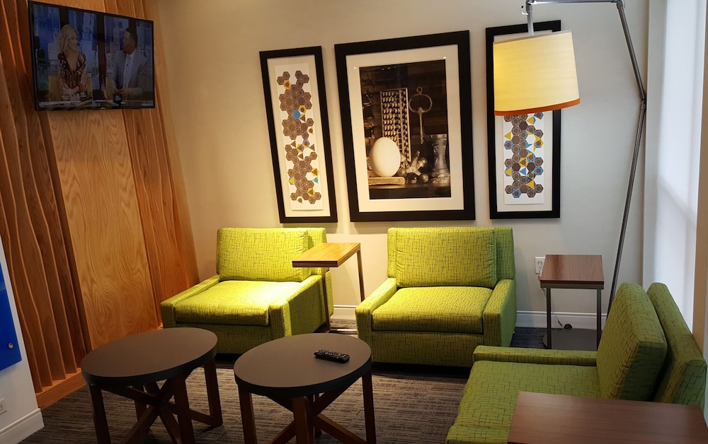 holiday inn express and suites toledo west by ihg