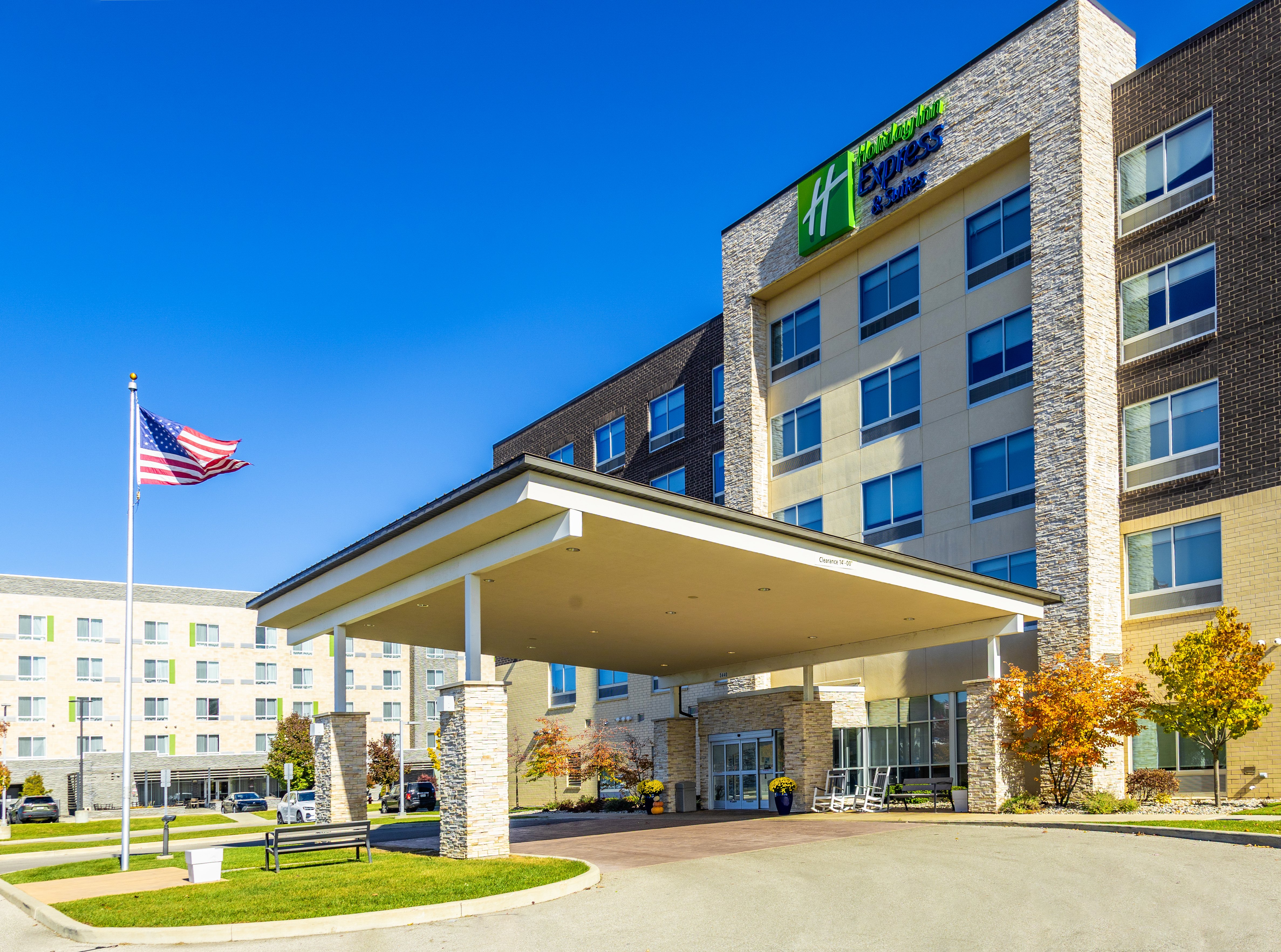 holiday inn express and suites toledo west by ihg