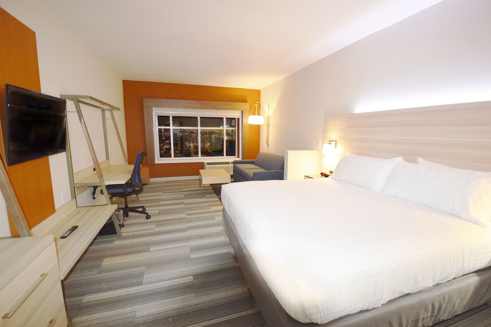 holiday inn express and suites toledo west by ihg