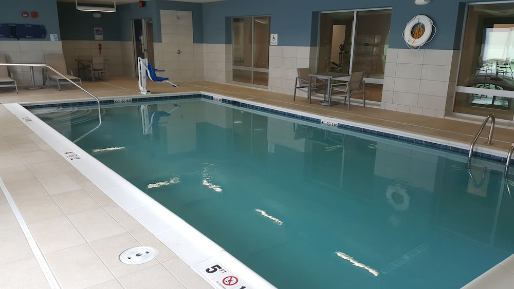 holiday inn express and suites toledo west by ihg