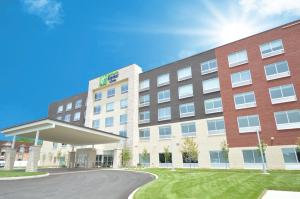 holiday inn express and suites toledo west by ihg