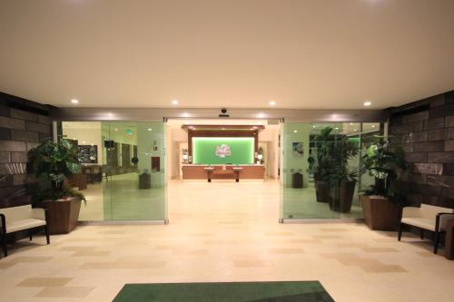 holiday inn leon plaza mayor by ihg