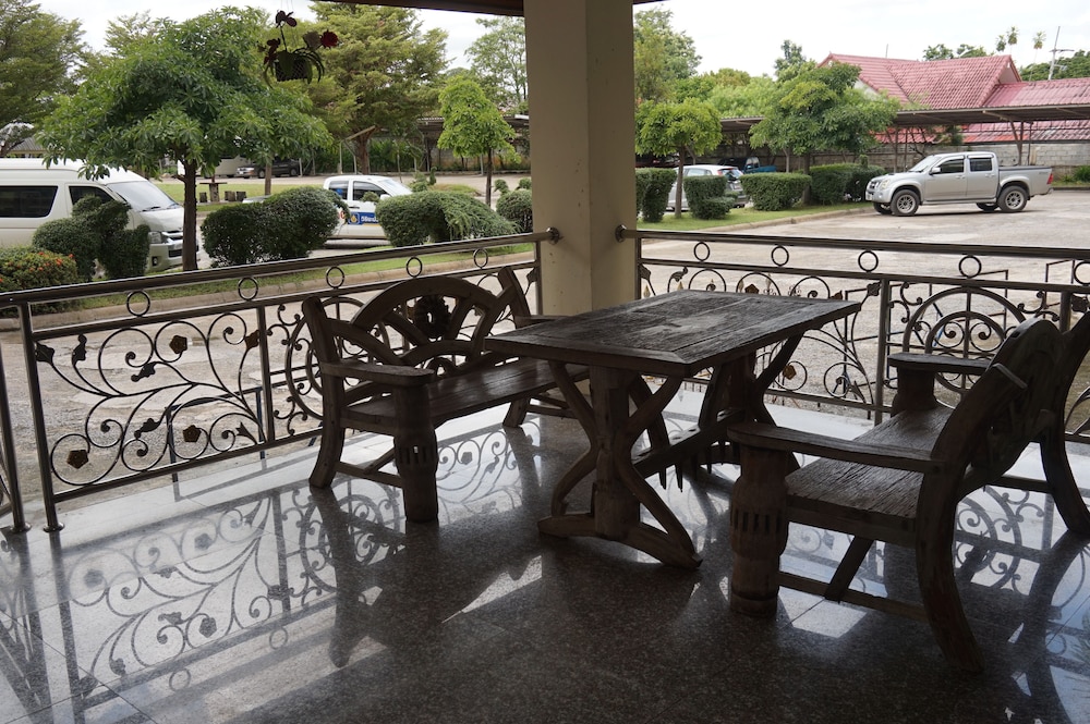 a p garden hotel
