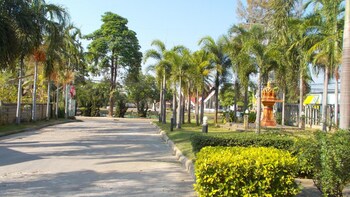 a p garden hotel