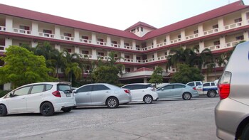 a p garden hotel