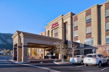 hampton inn and suites rifle