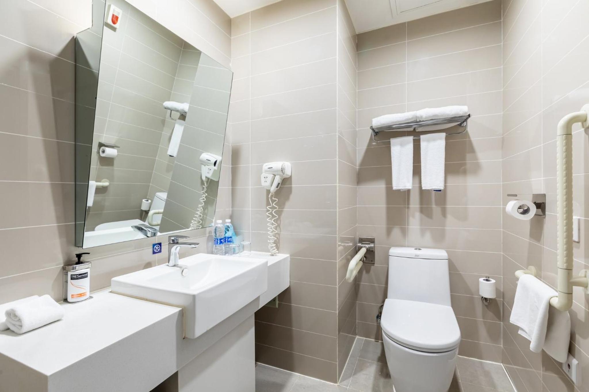 holiday inn express shenyang north station by ihg