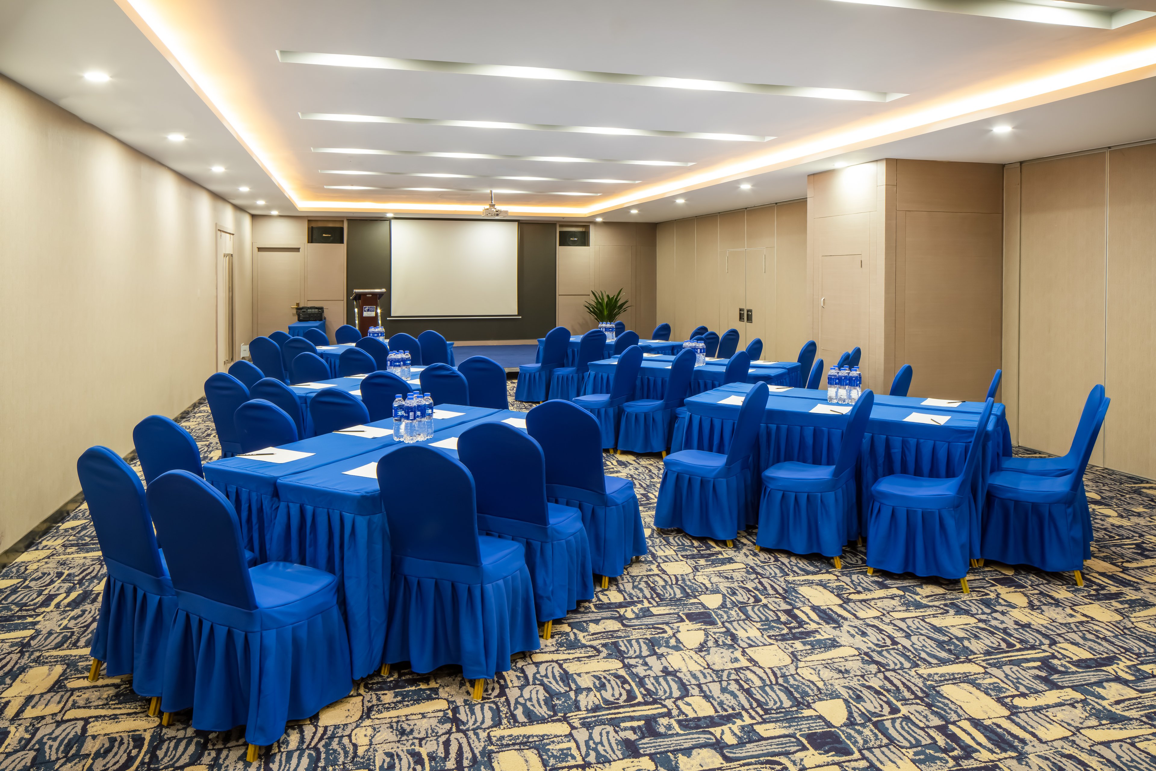 holiday inn express shenyang north station by ihg