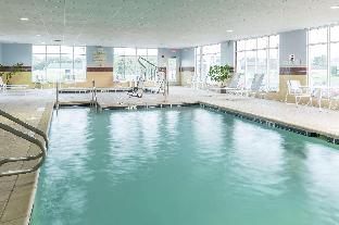hampton inn and suites rochester north