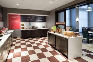 hampton inn and suites rochester north