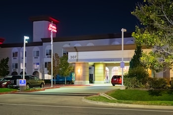 hampton inn and suites salt lake city airport