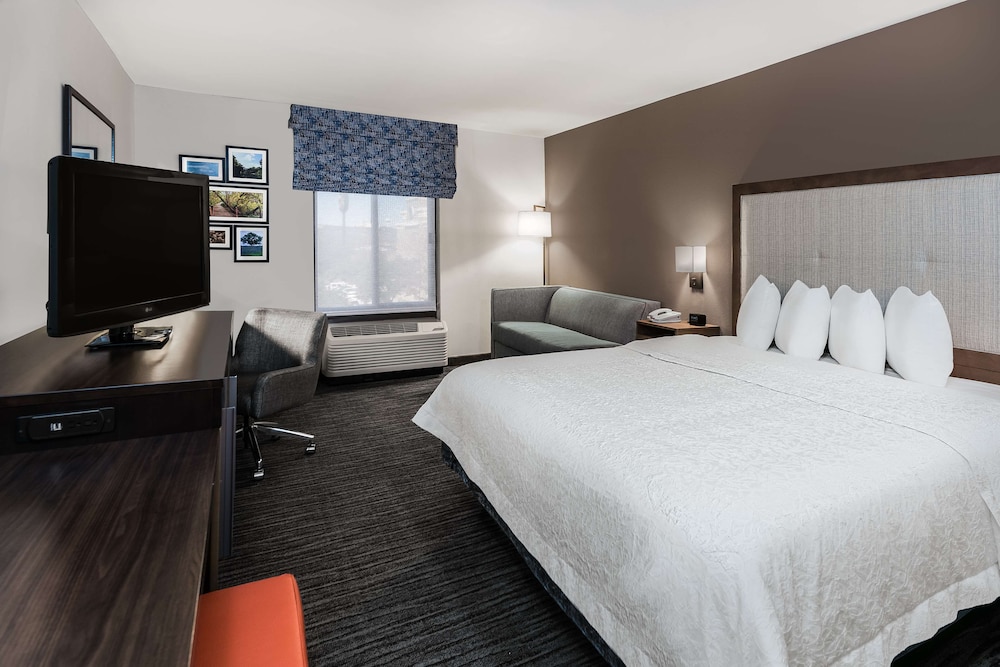 hampton inn and suites san marcos