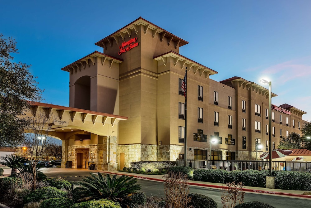 hampton inn and suites san marcos