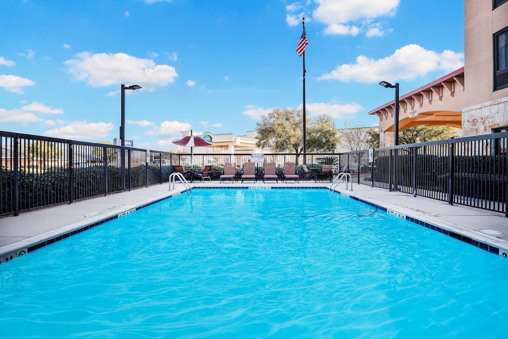 hampton inn and suites san marcos
