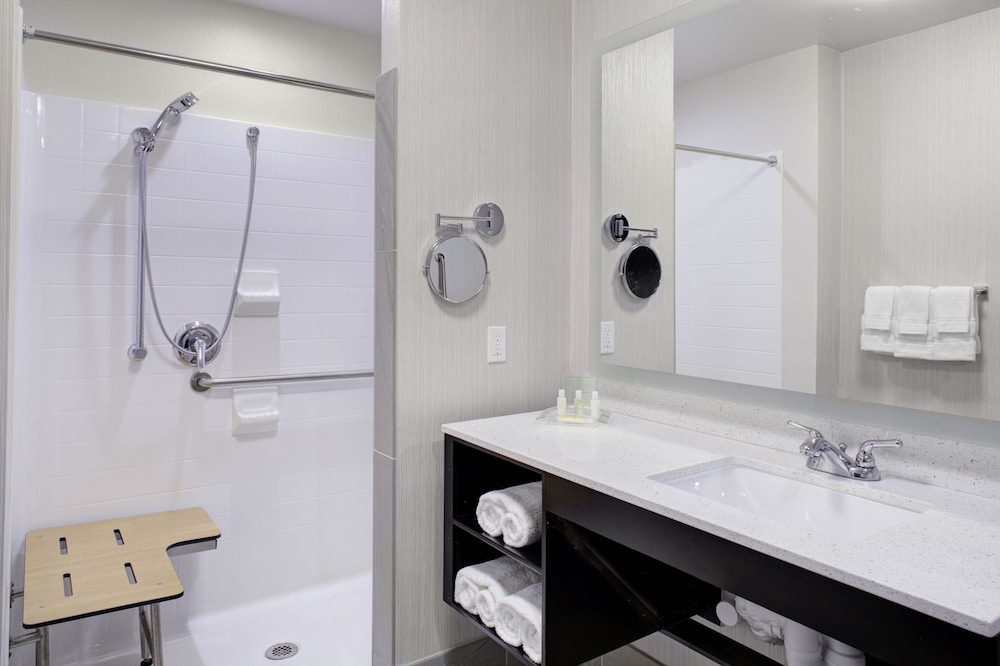 holiday inn windsor wine country by ihg
