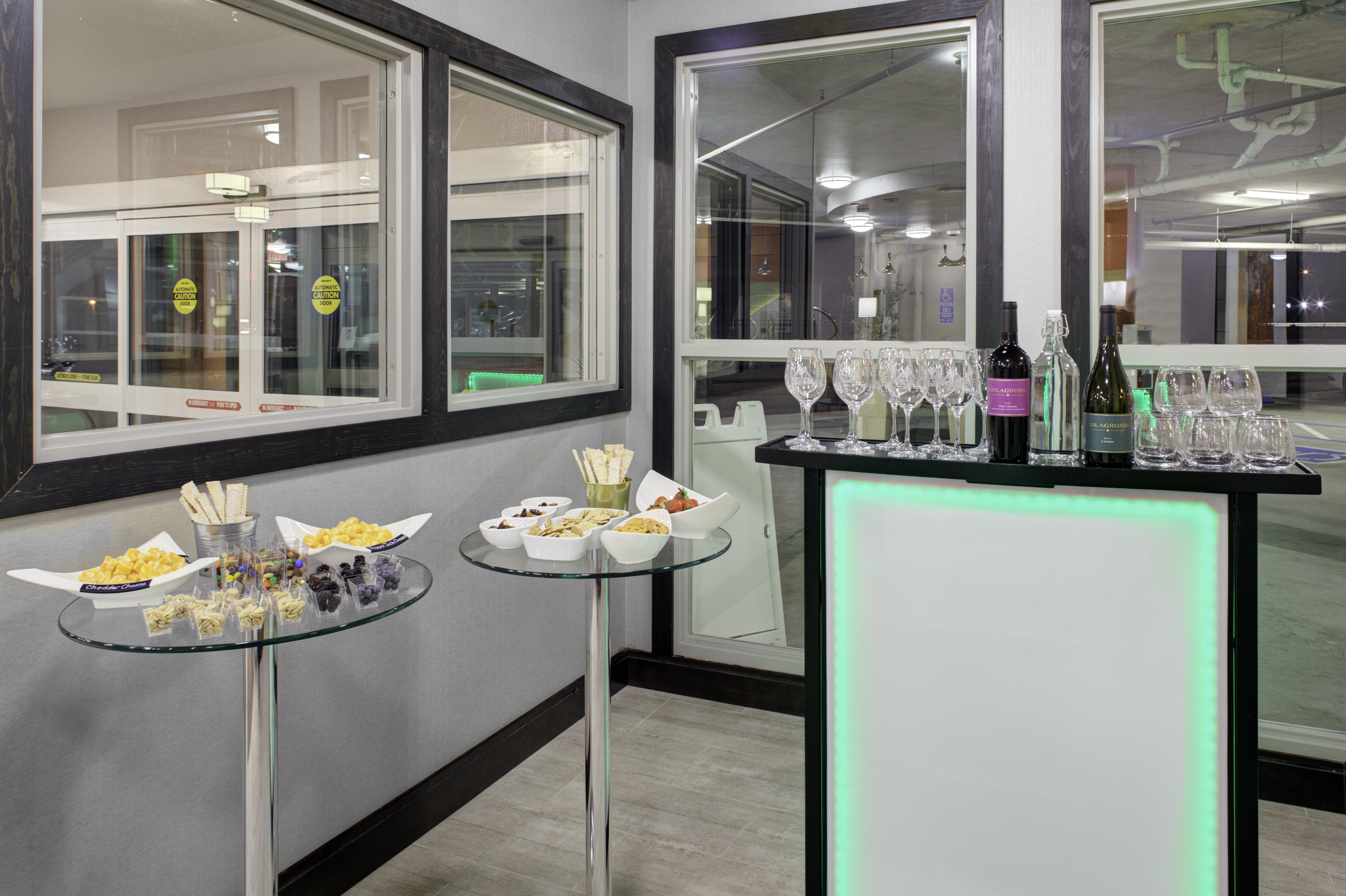 holiday inn windsor wine country by ihg