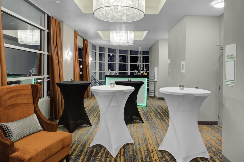 holiday inn windsor wine country by ihg