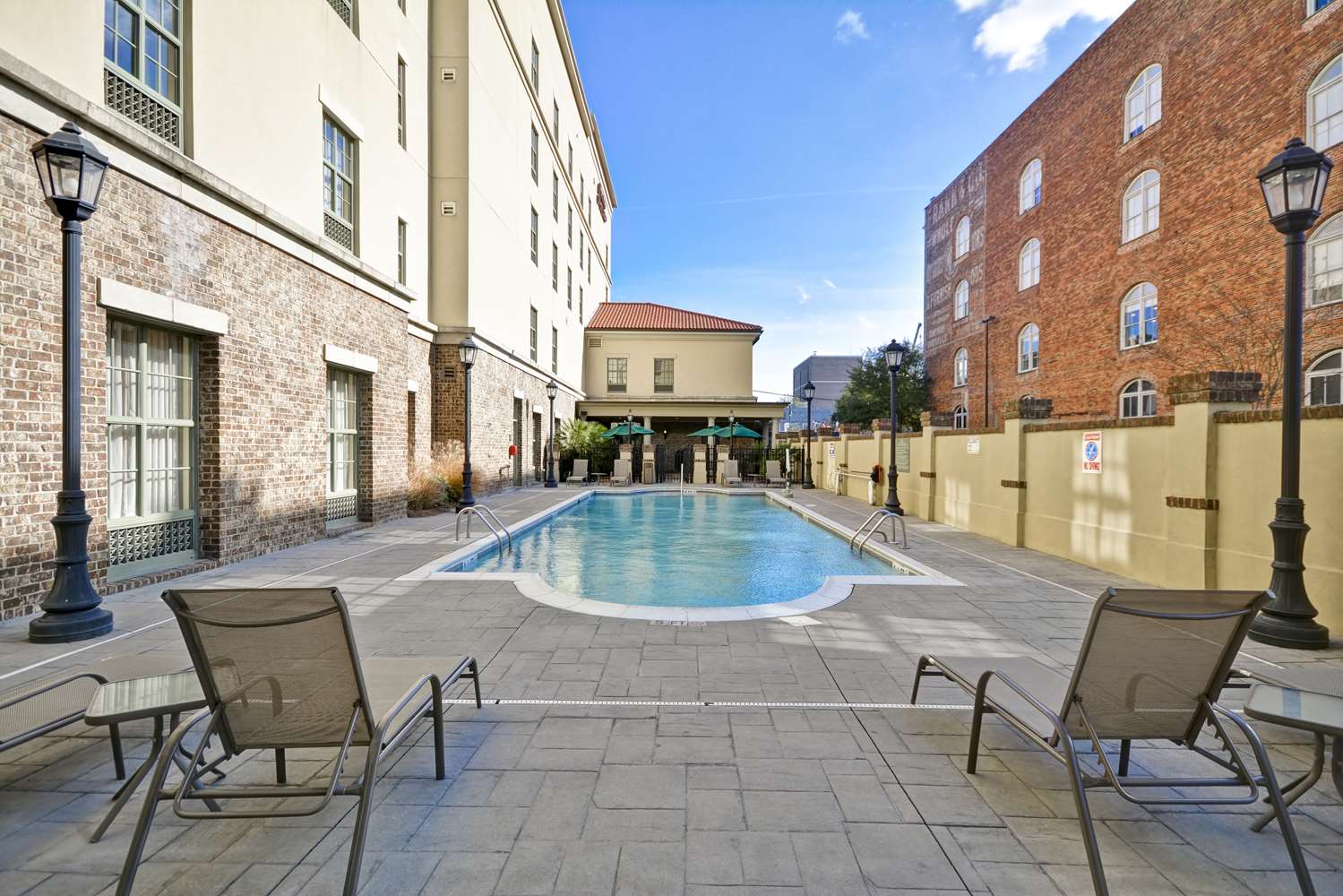 hampton inn and suites savannah historic district