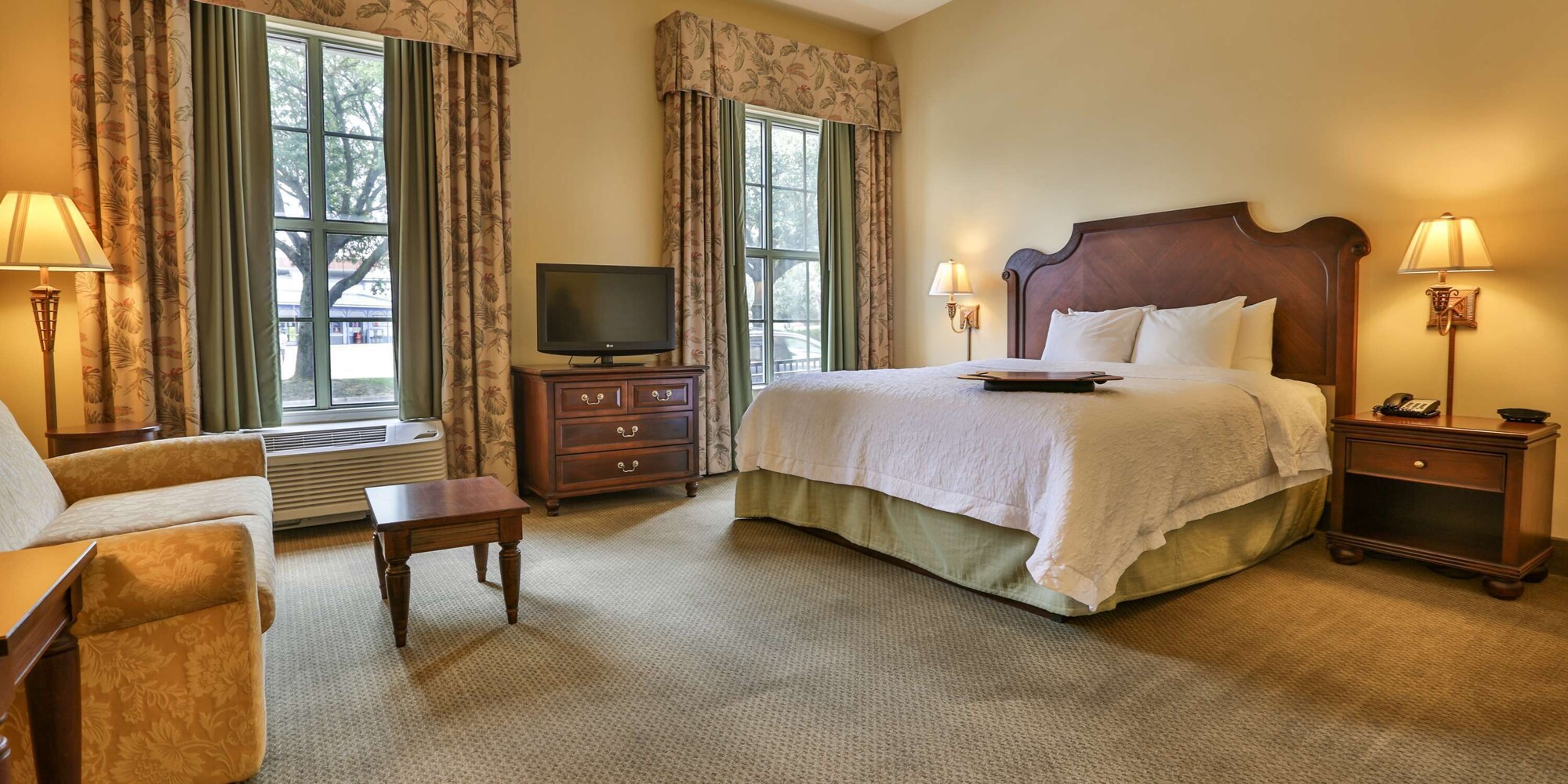 hampton inn and suites savannah historic district