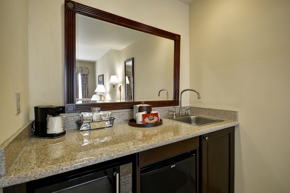 hampton inn and suites savannah historic district