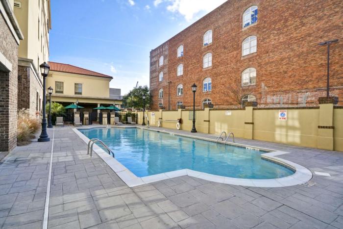hampton inn and suites savannah historic district