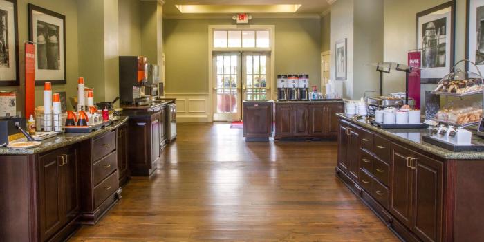 hampton inn and suites savannah historic district