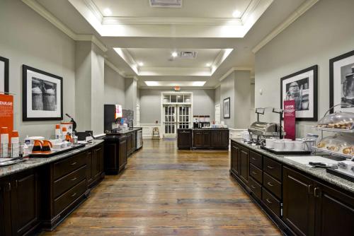 hampton inn and suites savannah historic district