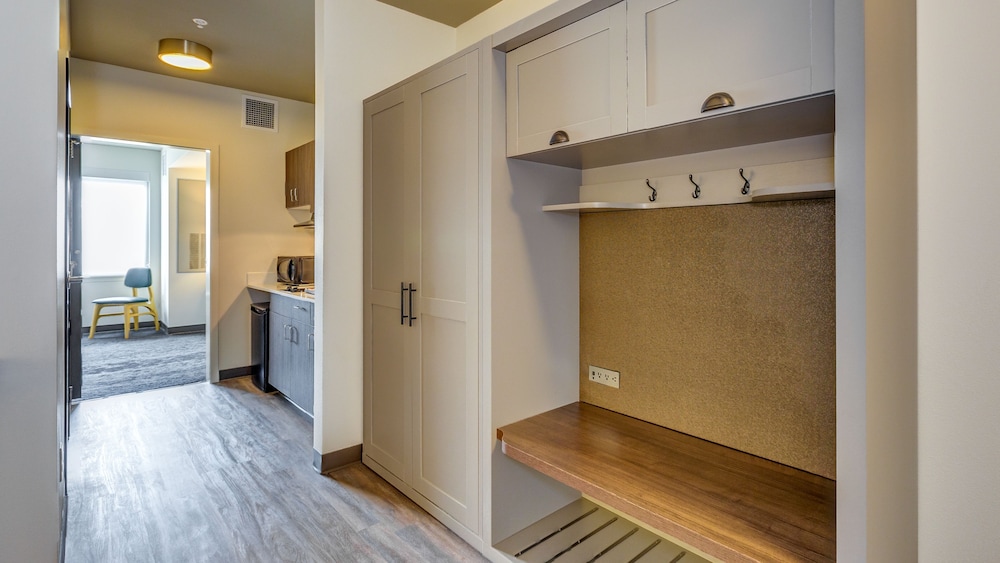 holiday inn and suites bellingham by ihg