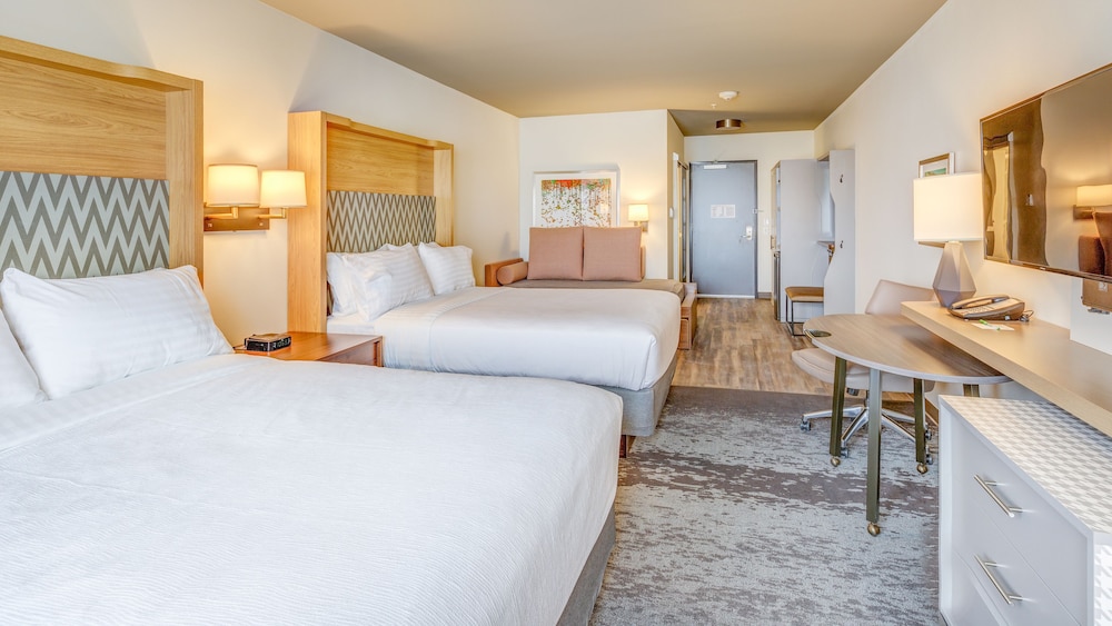 holiday inn and suites bellingham by ihg