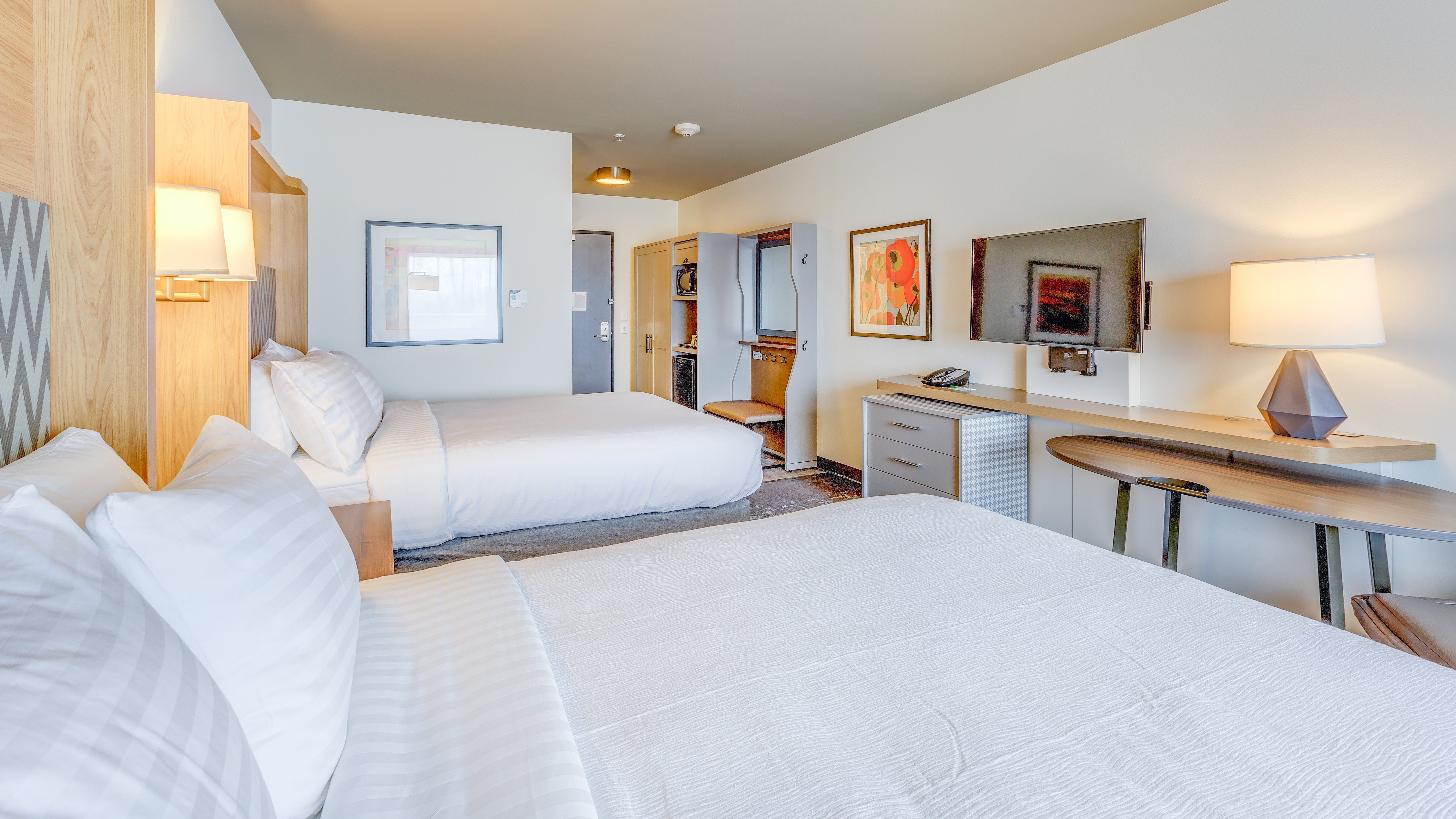 holiday inn and suites bellingham by ihg