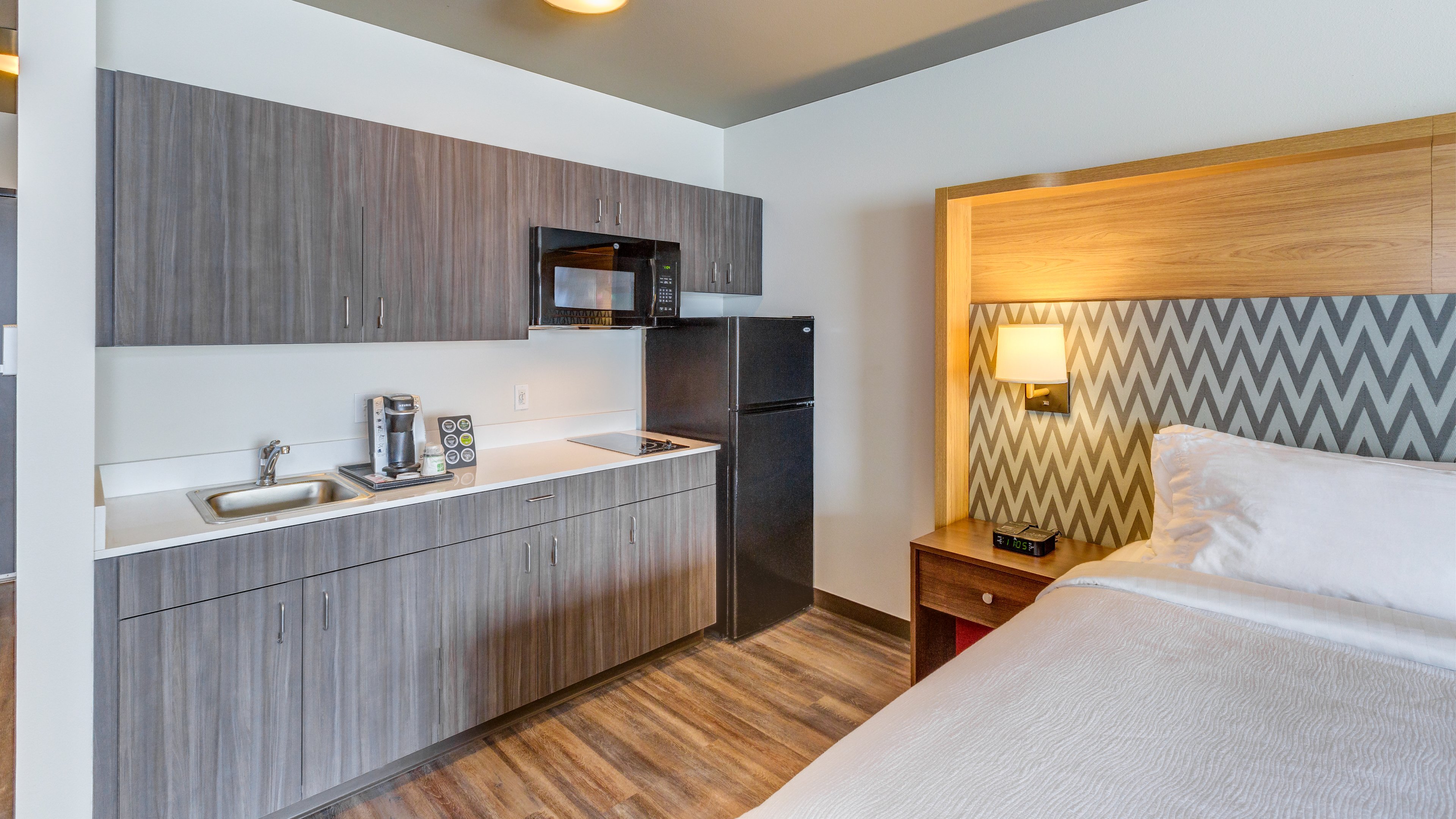 holiday inn and suites bellingham by ihg