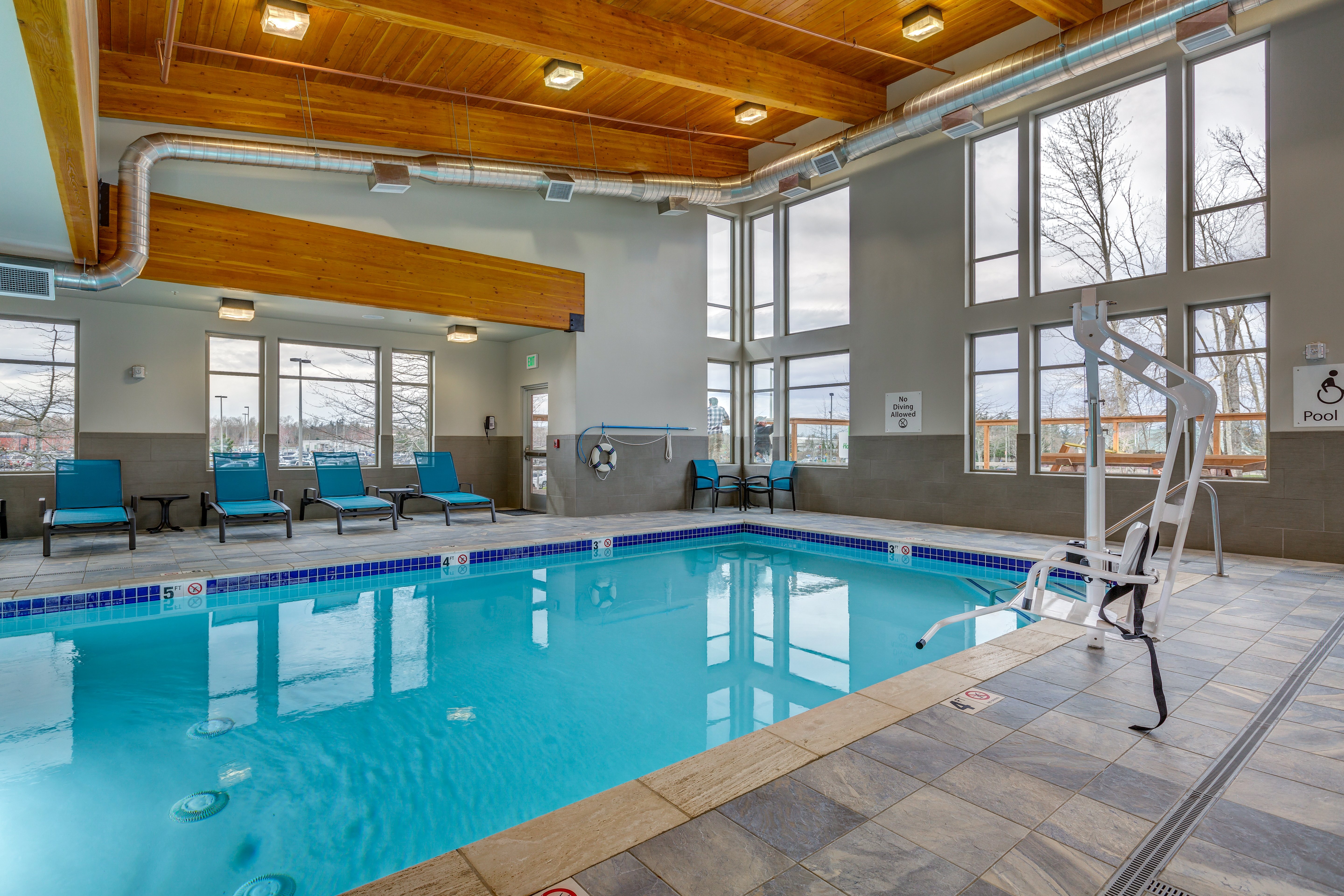 holiday inn and suites bellingham by ihg