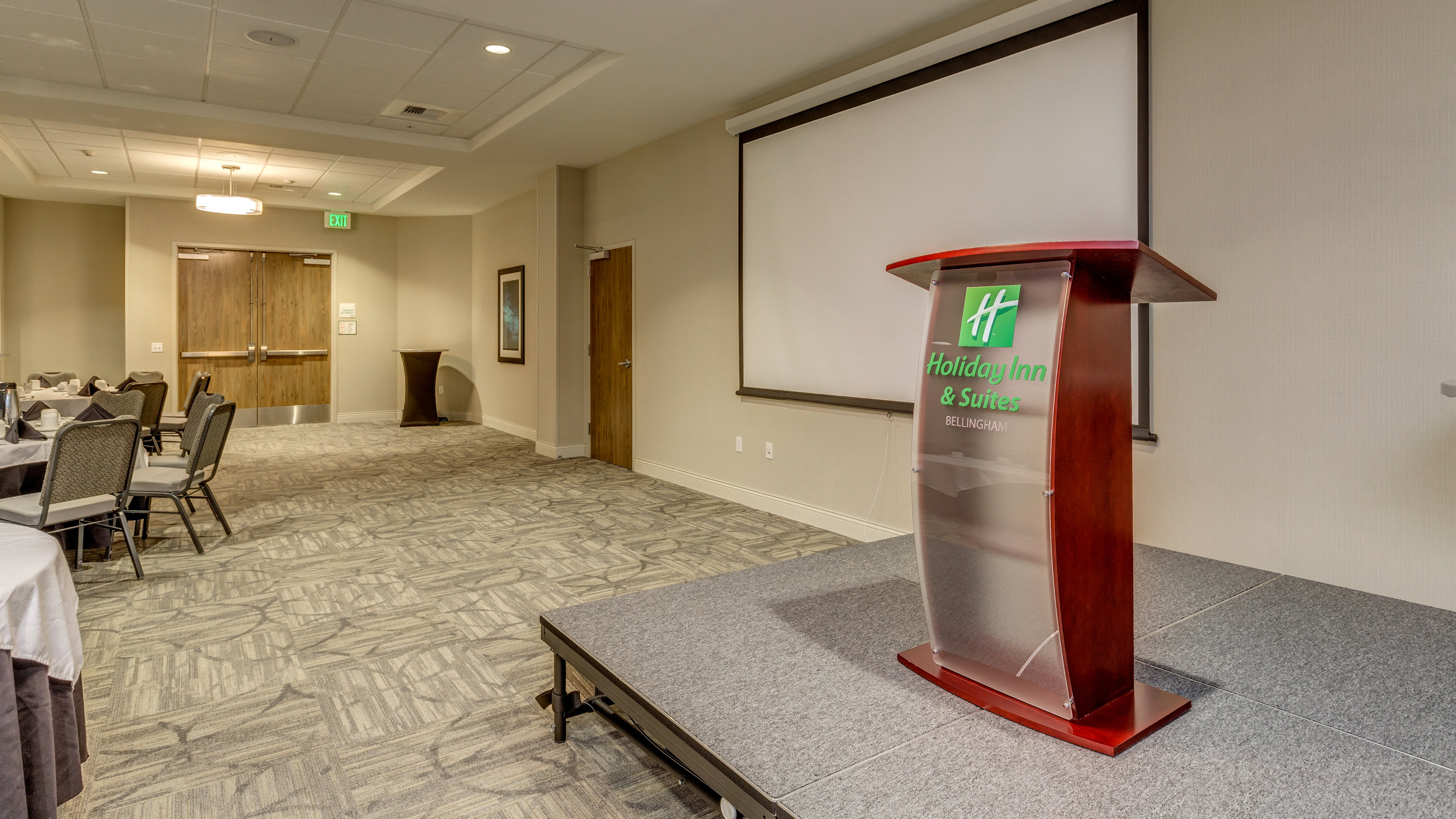 holiday inn and suites bellingham by ihg