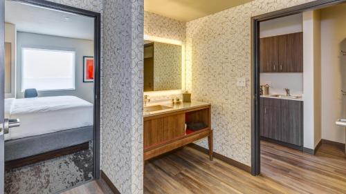Holiday Inn & Suites Bellingham By Ihg,Washington>>Bellingham,4 star