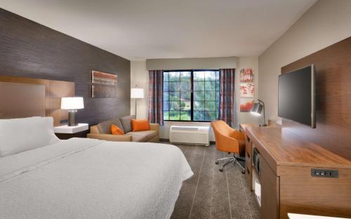 hampton inn and suites show low pinetop
