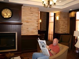 hampton inn and suites show low pinetop