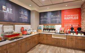 hampton inn and suites show low pinetop