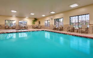 hampton inn and suites show low pinetop