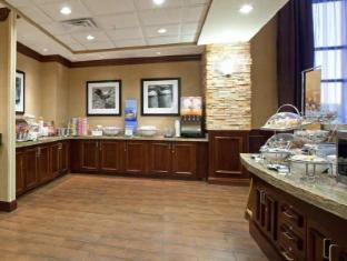 hampton inn and suites show low pinetop