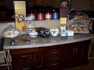 hampton inn and suites show low pinetop