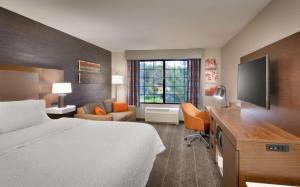 hampton inn and suites show low pinetop