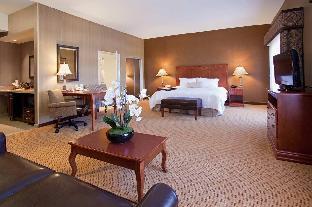 hampton inn and suites show low pinetop