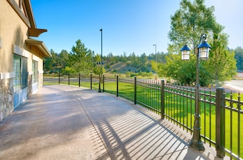 hampton inn and suites show low pinetop