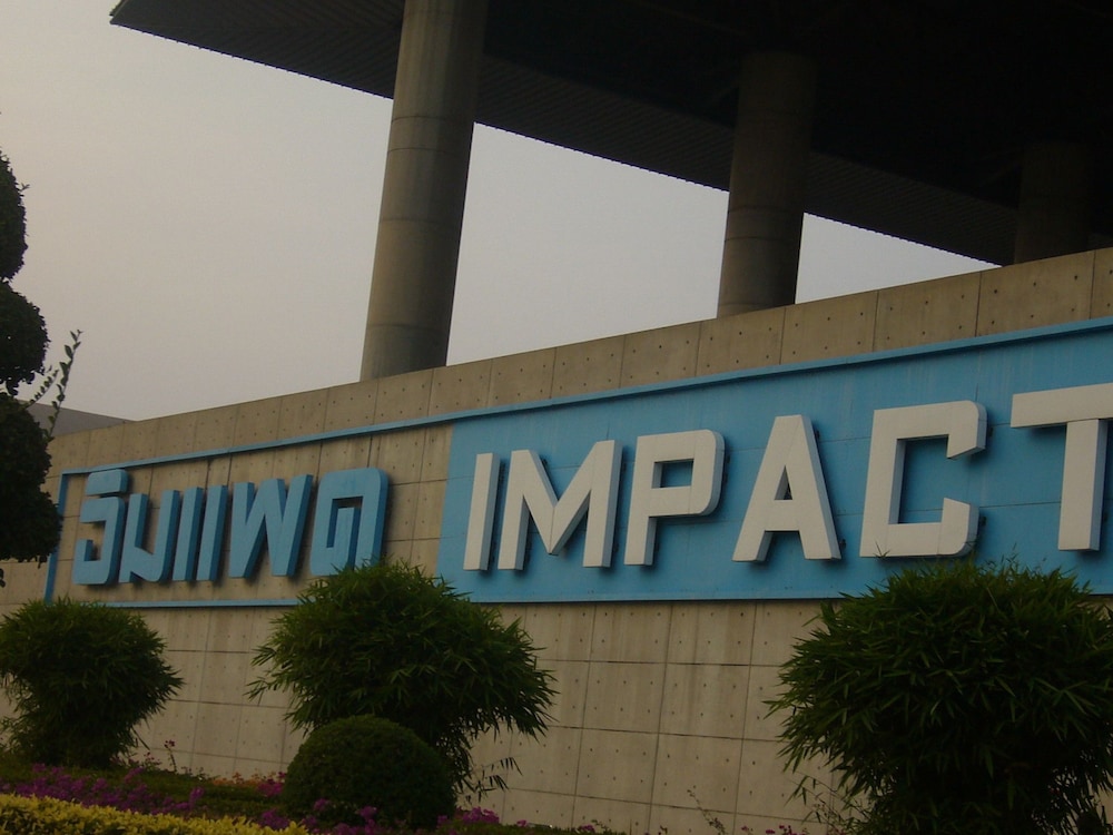 impact muang thong thani service condo