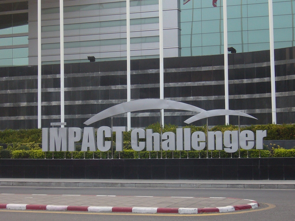 impact muang thong thani service condo