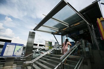 impact muang thong thani service condo