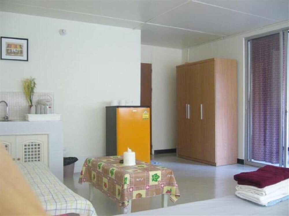 impact muang thong thani service condo