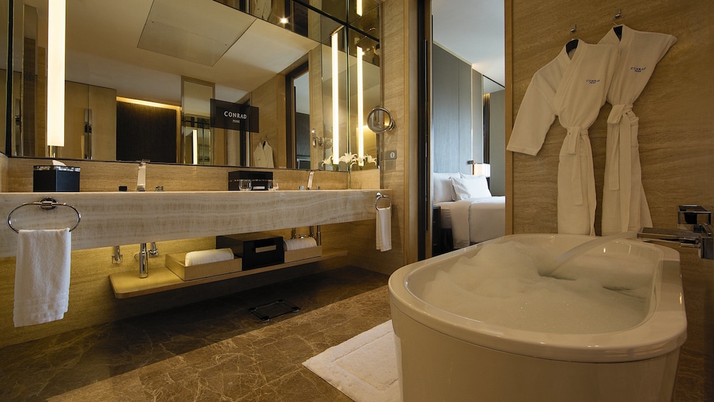 conrad pune by hilton